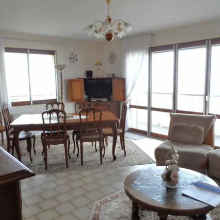 2 Chambres Foch Apartment *